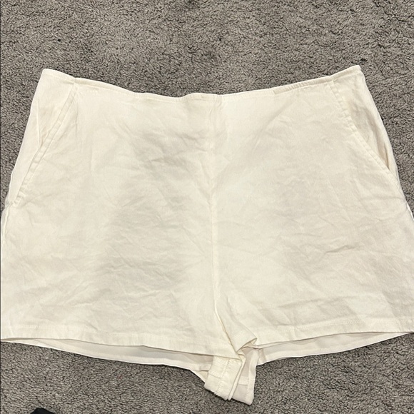 Leith brand Women's white  mini Shorts. never worn - Picture 1 of 3